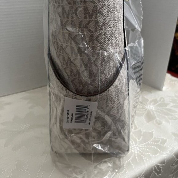 NWT Michael Kors Women Jet Set Travel L Chain Shoulder Tote ,Vanilla-OS - Picture 7 of 8